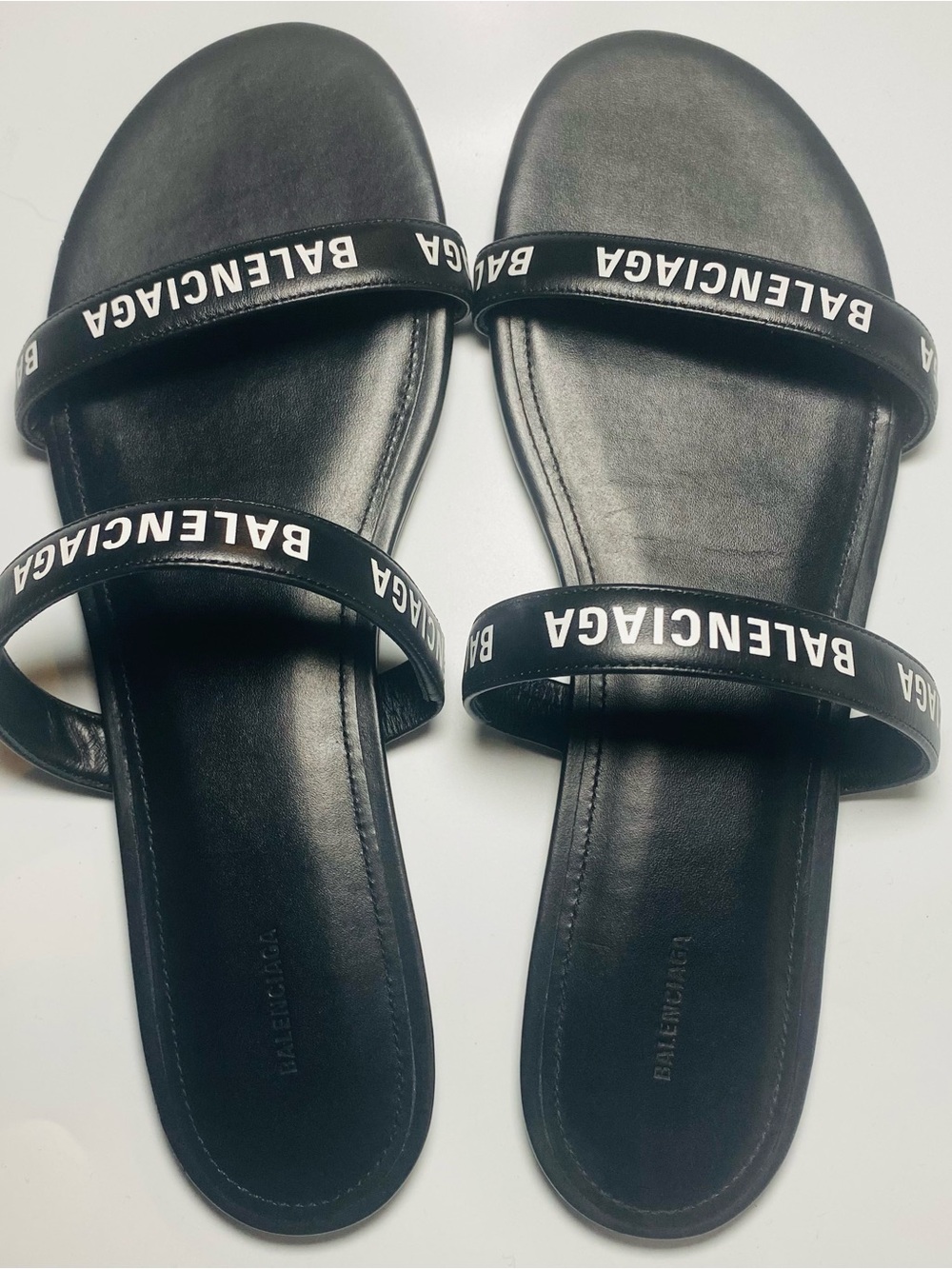 Balenciaga Round Black Calf Leather Flat Sandals Size 40 Logo Print Straps